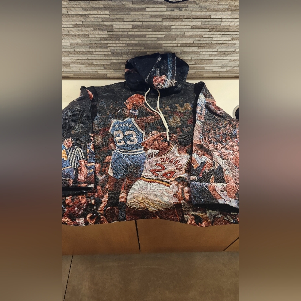 RARE BRAND NEW MICHAEL JORDAN TAPESTRY HOODIE SIZE L